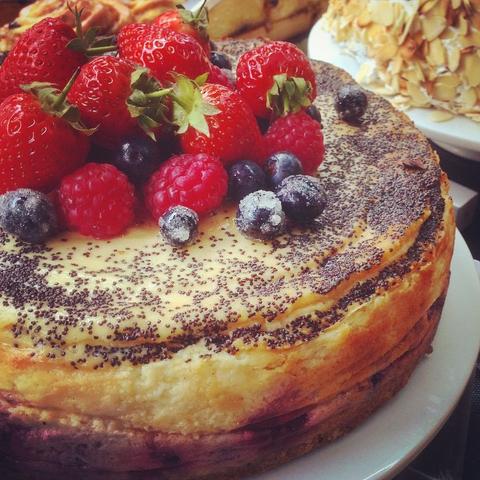 CPFoodMarket's tweet photo. Tomorrow at the market: @brettandbailey are back with the full #cakeparade, including this baked berry #cheesecake. #crystalpalace #cake https://t.co/nmsx0QTsEF