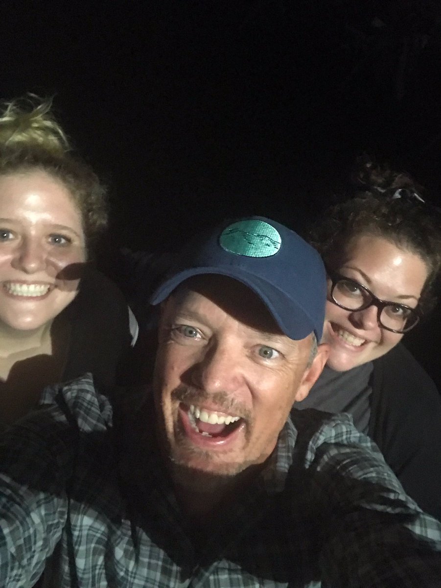 DLHessWrites's tweet photo. @MatthewLillard visited us in the @HallHLine at midnight last night!
#SDCC #sdcc2017 #hallh #hallhline #sir #comingsoon #kindlebook https://t.co/dxKapMdfLx