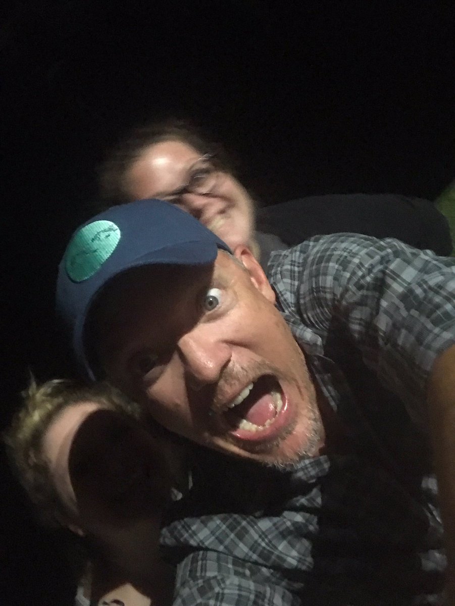 DLHessWrites's tweet photo. @MatthewLillard visited us in the @HallHLine at midnight last night!
#SDCC #sdcc2017 #hallh #hallhline #sir #comingsoon #kindlebook https://t.co/dxKapMdfLx