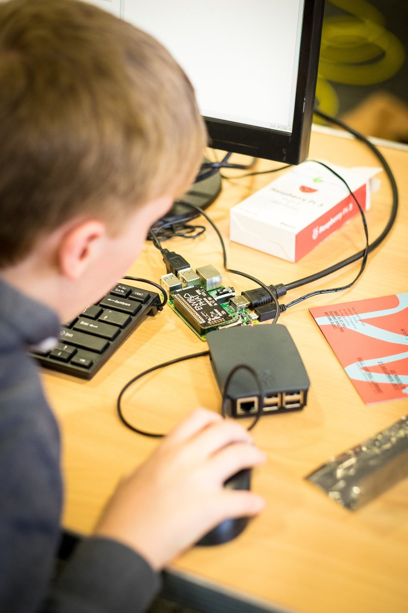 connectedhull's tweet photo. Behind the Scenes of Connected #Hull: how does the technology behind it work?
https://t.co/sF4aPZmrST
#lora #IoT @thethingsntwrk #data https://t.co/eerIGMyFPm