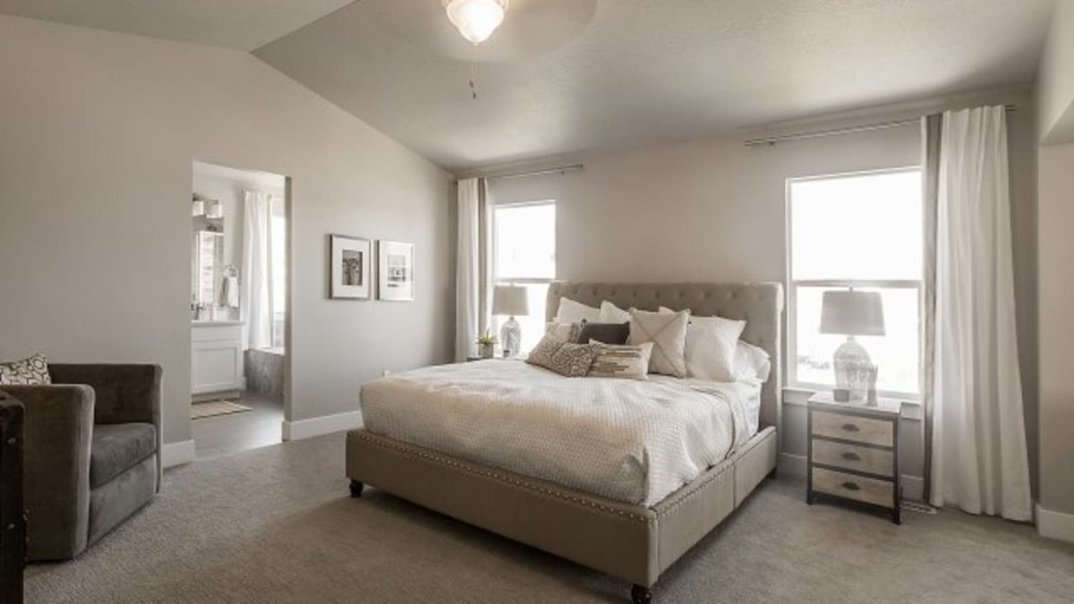 TryHomie's tweet photo. Looking to BUY a 2017 BRAND NEW home? Kitchen, dining, &amp; living areas are open layout and create the heart of the home #tryhomie #savemoney https://t.co/vjf1UN2JSs