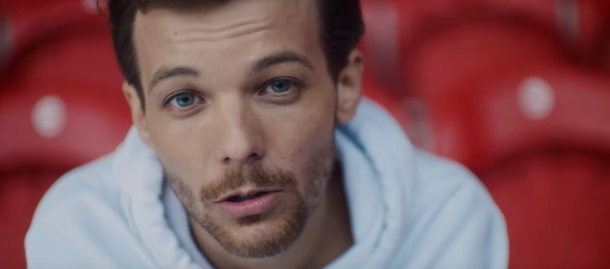 Louis não pode ser real de tão lindo que ele é #BackToYouMusicVideo