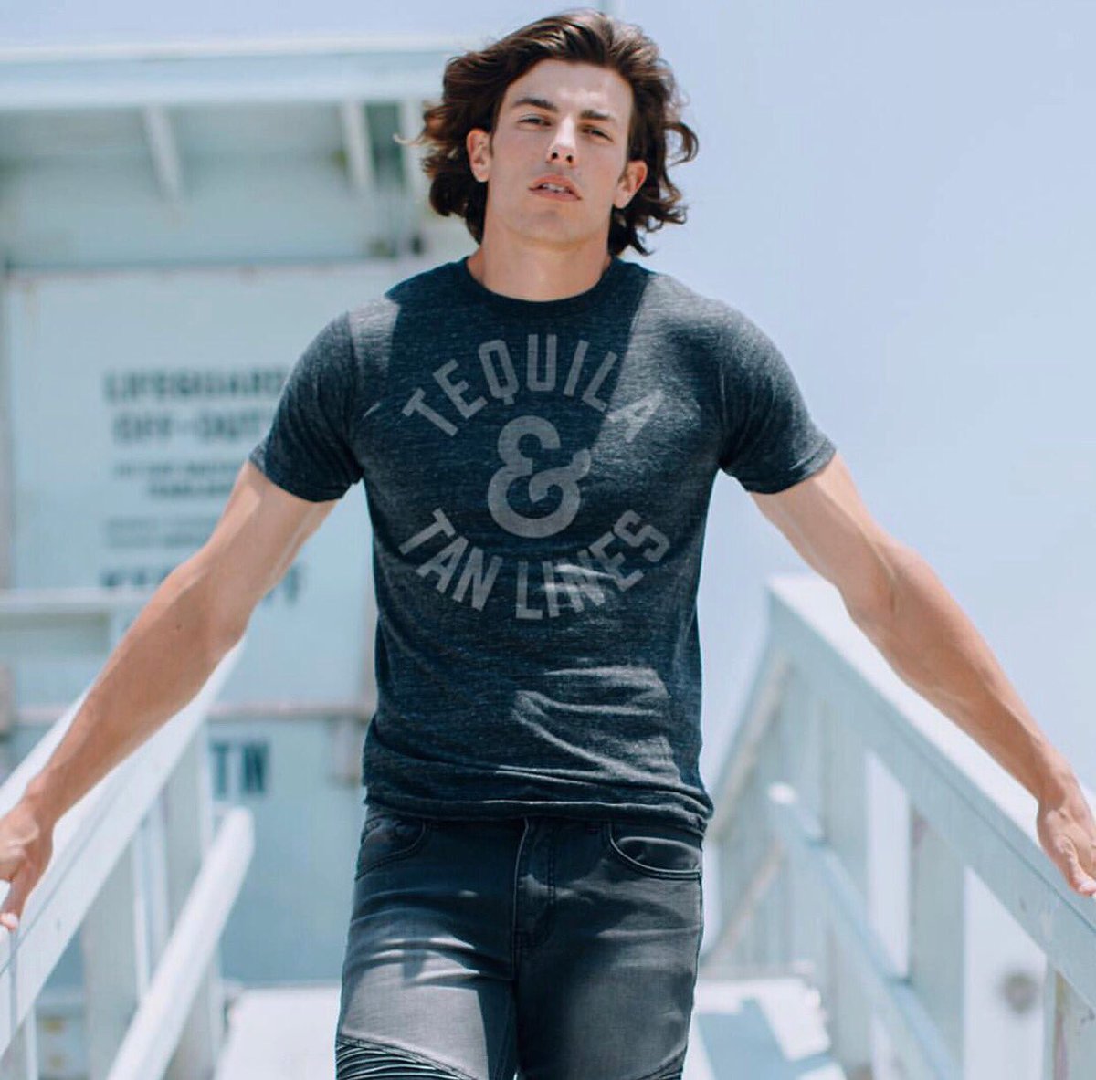 verb_me's tweet photo. Headed to the beach this weekend?  Make sure you do so in style.. @BuyMeBrunch is another awesome #verbpartner @ they want to work with YOU. https://t.co/xTs9K0JOlW