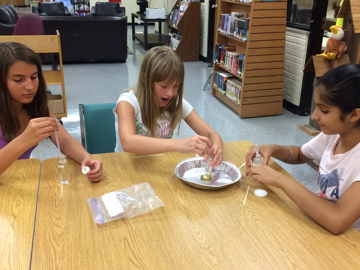 andy_bulat's tweet photo. Summer schools Moving Forward working with acids and bases, discovering ph factors  thx mad science #Gecdsbss https://t.co/K9CoZil1OU