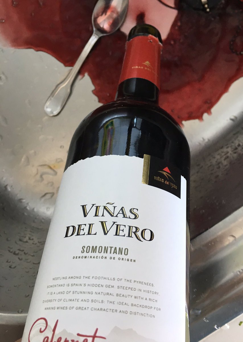 wijzewijn's tweet photo. I still prefer no #wine over bad wine ... Bought @ delhaize around 5/6€ #tryout https://t.co/n7GgfEXpQ9