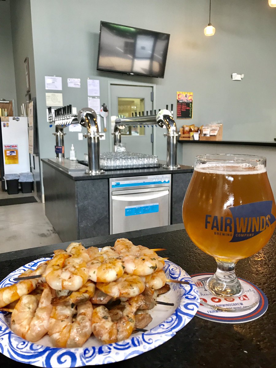 FairWindsBrew's tweet photo. Siren's Lure and shrimp, yes please! #vacraftbeer #seafood #drinklocal #getlured https://t.co/11lm6wELG5