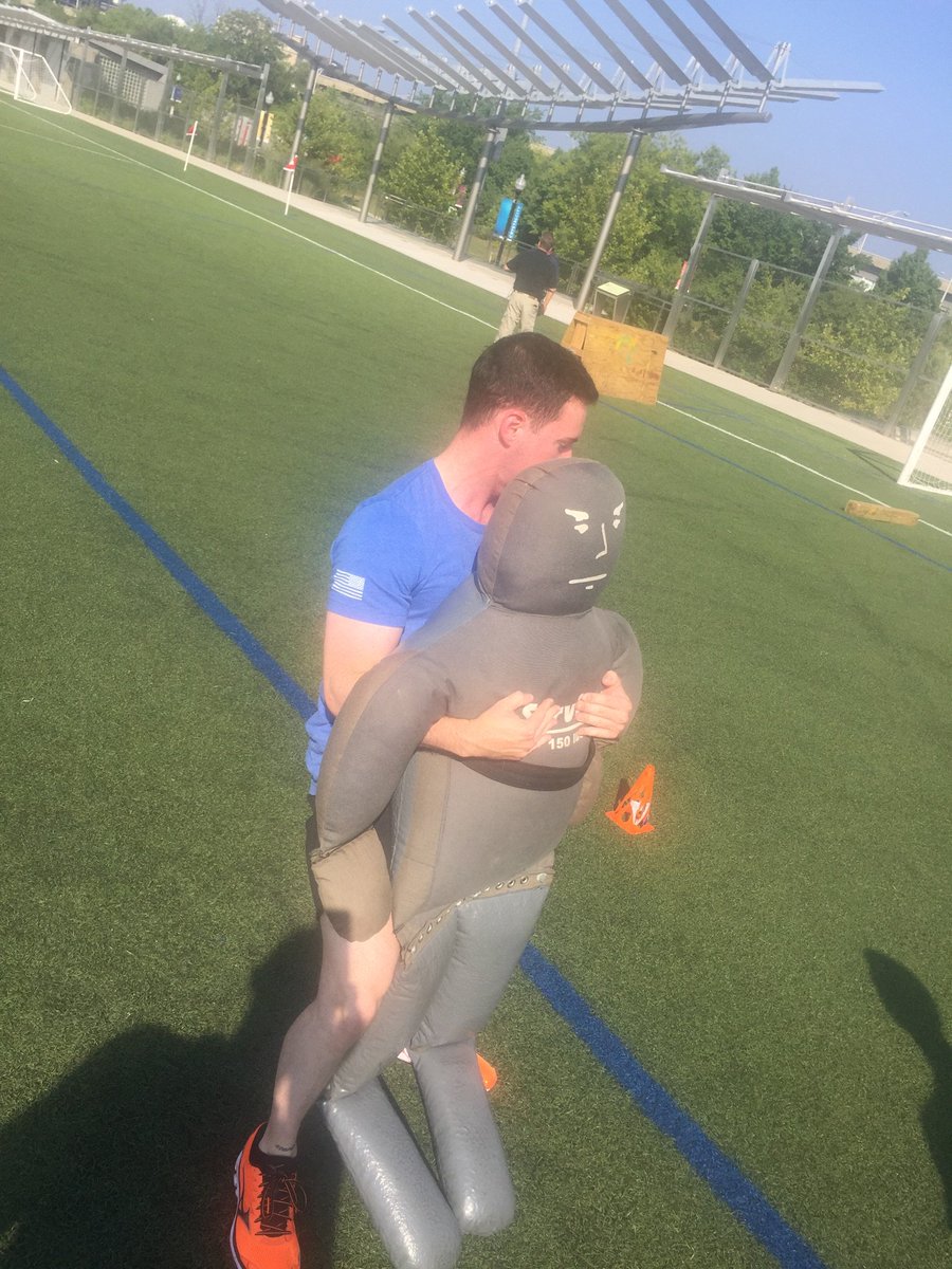 ArlingtonVaPD's tweet image. It may be a hot and hazy day but our police applicants are leaving it all on the field during Physical Ability Test facebook.com/ArlingtonCount…