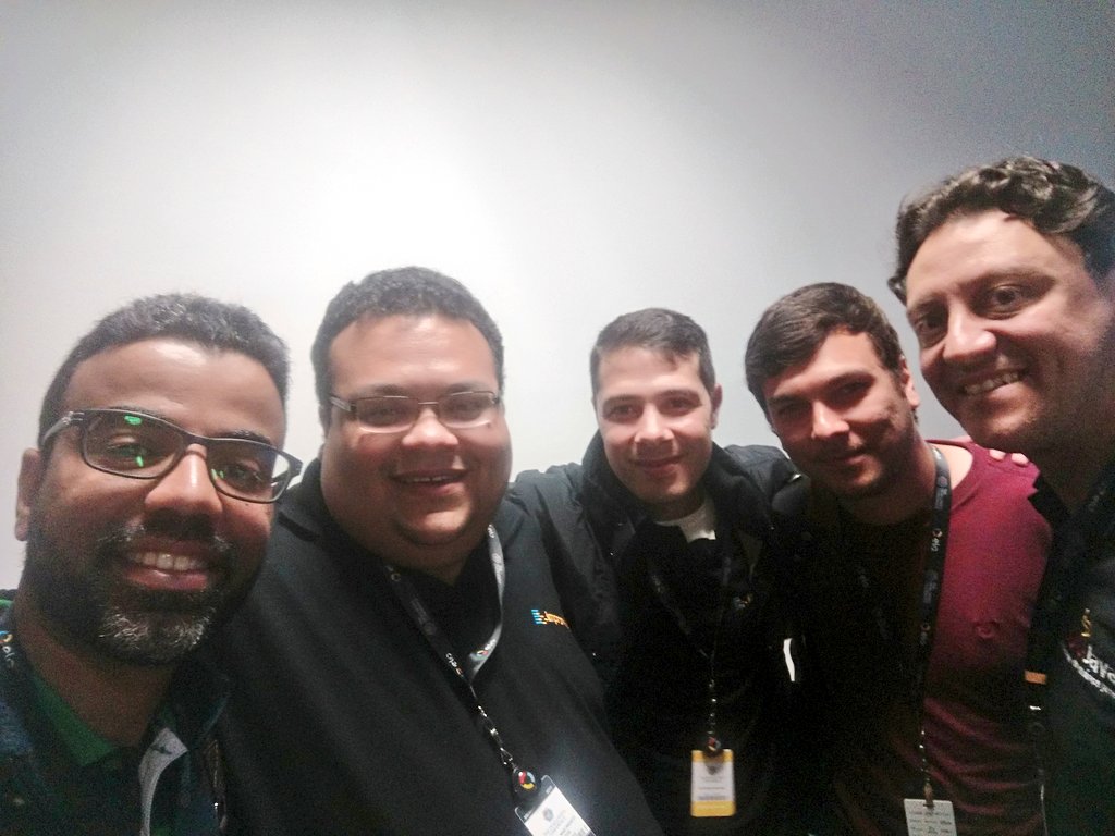 tomxdev's tweet image. Aproveitando muito bem o ingresso do sorteio da @improvingbr Obrigado! #ArquiteturaJava  #TheDevConf