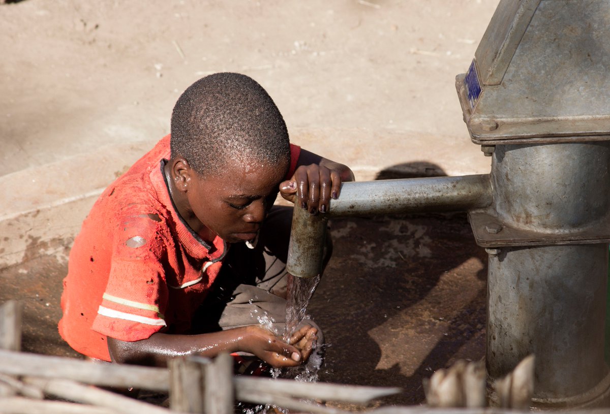 water282's tweet photo. People who drink a lot of water know that not all water tastes the same... https://t.co/M9UKW3OYEp FOLLOW OUR NEW ACCOUNT @choose_water https://t.co/ifp8dRawaa