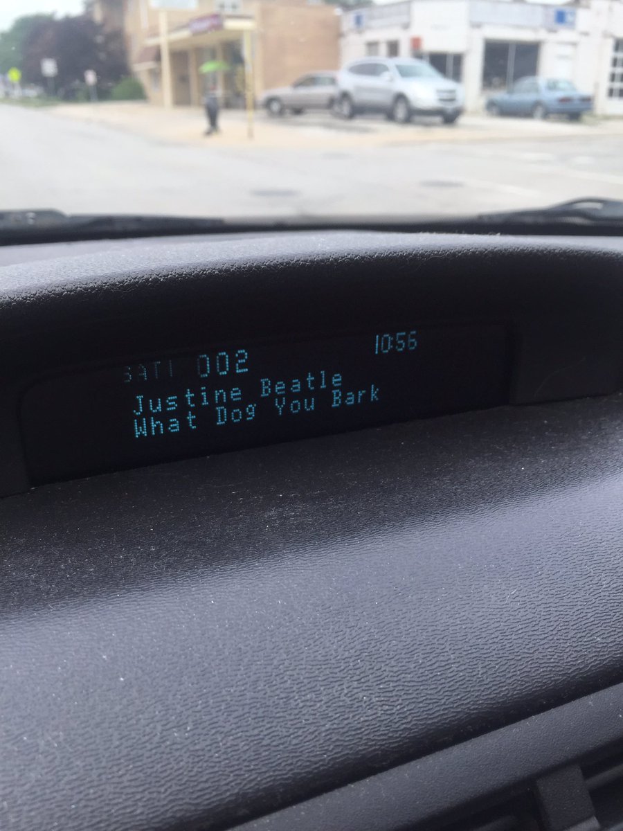 missmclb's tweet photo. @MorningMashUp @MashUpNicole @MashUpStanleyT @MashUpRyan Bieb's new hit, "What Dog You Bark" 😂😂😂😂 https://t.co/IX15S5g4R3