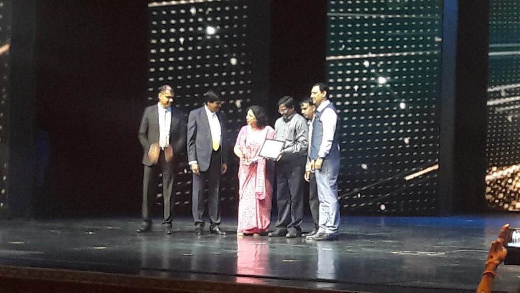 airindia's tweet photo. #AIUpdate: #AirIndia being conferred with the 'International Airline of the Year' at GMR-IGI Airport Awards 2017. #IGIAAwards2017 https://t.co/Q0SGyPIDCg