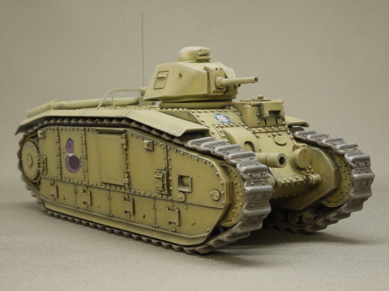 Taka 1 48ルノーb1bis カモさんチーム完成 Gaso Lineのレジンキット3品目の製作です 実際のカモさんとは違うところもあるけれど ヨンパチで作れることが嬉しいです B W塗装はただのグラデになったけど色