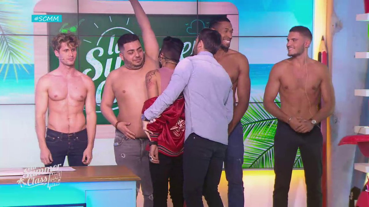 LeMadMag's tweet photo. 😂 La #SCMM réconforte @EddySS7 en lui offrant sur un plateau 4 apollons … ou pas 👃 https://t.co/dALd417mbM