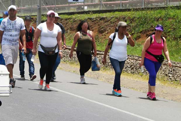 La_Republica's tweet photo. .@ccssdecostarica lanzó recomendaciones de preparación para la #romería https://t.co/uilM37Jskk #CostaRica #salud https://t.co/XPXZrdqKJJ