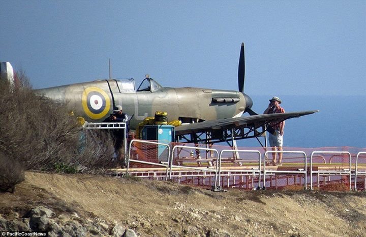 @gateguardsuk Brilliant stuff - showing off some great talented mega model making there :-)