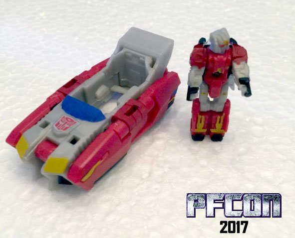 PFconChicago's tweet photo. Lighthouse in the flesh!  #pfcon2017 exclusive figure https://t.co/kQegH6kJ1c https://t.co/mmFNgP38e2