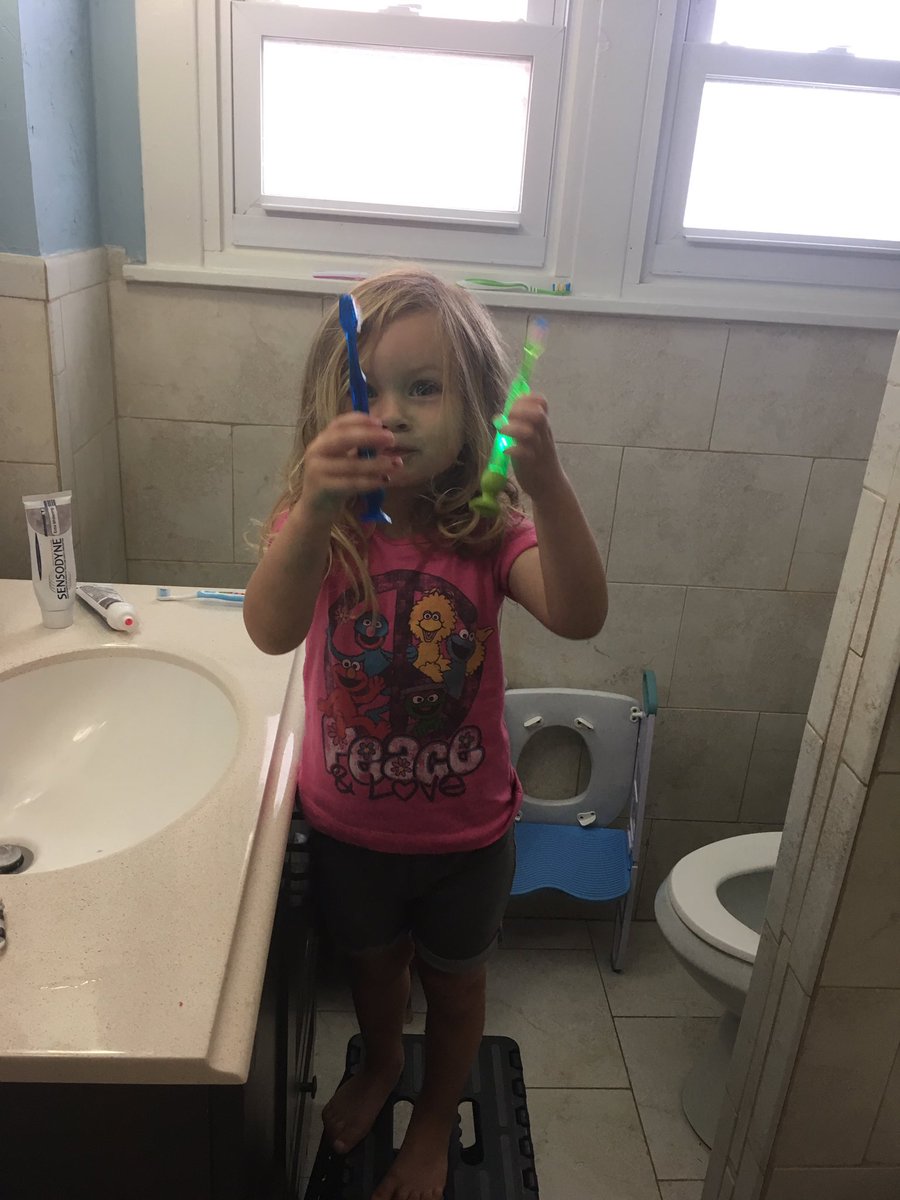 AubrieMichel1's tweet photo. #kidrules When you finally clean the bathroom sink, your kids will suddenly become VERY into brushing their teeth. #parentingtips #sodirty https://t.co/wefQAdIwHW