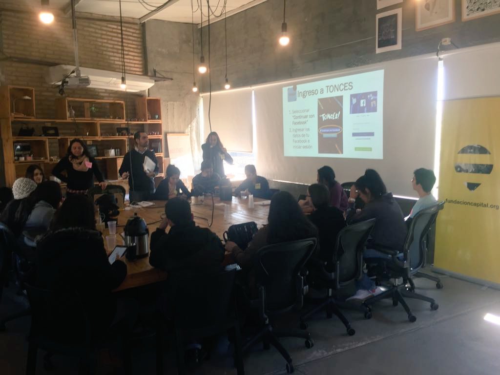 FundaCapital's tweet photo. Jóvenes comparten sus impresiones: "me gustan mucho las historias de #Tonces", "jugaría con #DinDin" #SolucionesDigitales en #Paraguay https://t.co/T6XHzy4By0