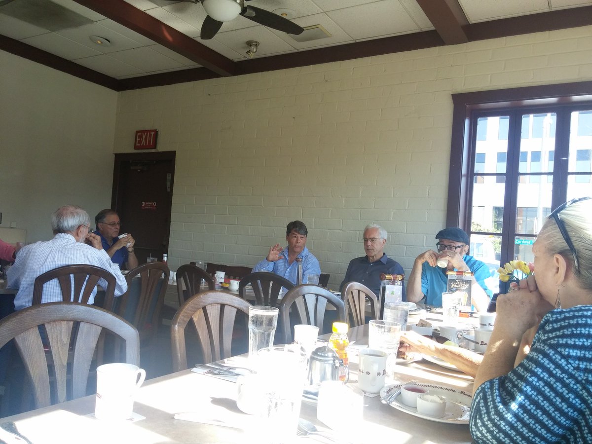 PopPasadena's tweet photo. Mark Maier, co-chair of our workers' rights committee moderating a roundtable about Pasadena #MInimumWage w/ Dan Flaming from @EconomicRT. https://t.co/18JUh4w8c3