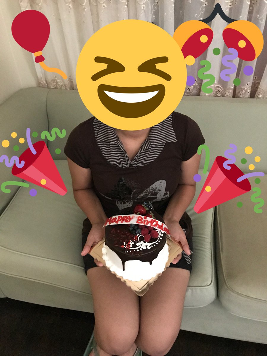 Happy 23rd Birthday!
My little sister!
but you're still taller than me =~= lol
