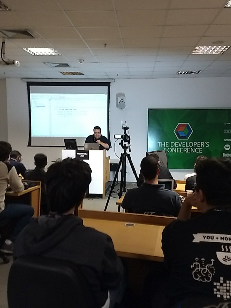charlesgoettert's tweet image. @mr__m  #TheDevConf #ArquiteturaJava