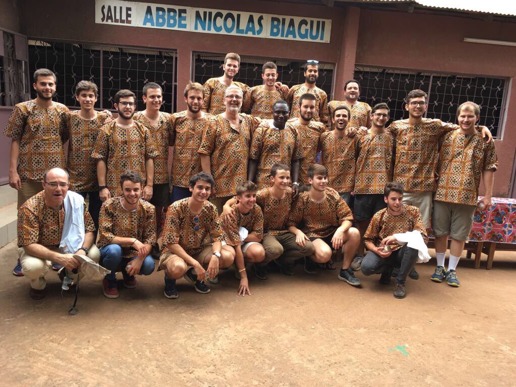cmalbalat's tweet photo. Salida, estancia y regreso totalmente transformados por la magia de darse a los demás en Senegal. #LivingForOthers https://t.co/BR1eEtFmt2