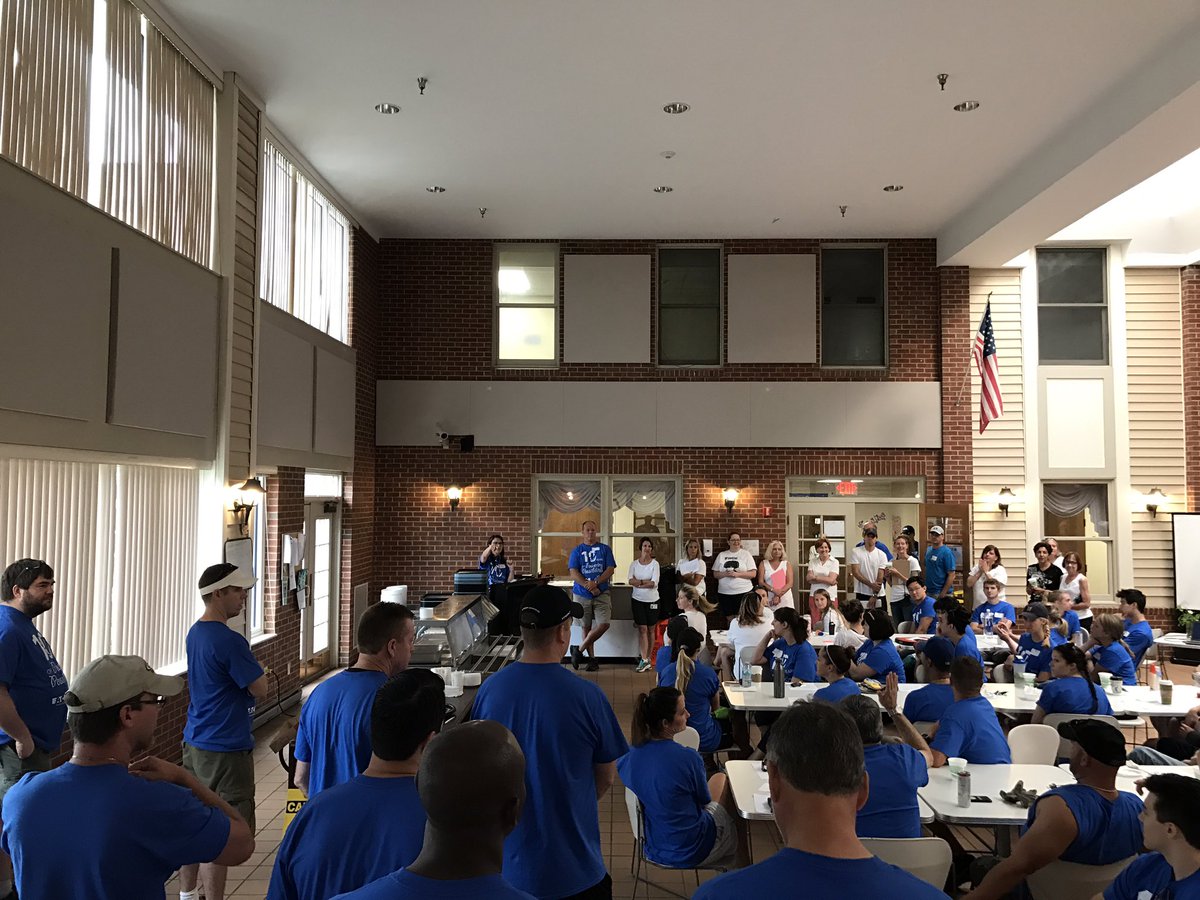 JWhite365's tweet photo. Eaton shows up BIG for United Way Day of Caring at Bradley Ctr in Pittsburgh!! Eng Services team on carpentry! #etnservices @ETN_Electrical https://t.co/nwZBYhugu1