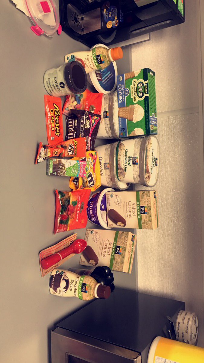 sheikhZali's tweet photo. Employee appreciation day!!!! #ATTNYCET #ONENYNJ #keepitcoolNER #DabWithRagab @TeamSaundersBK @Hipbelike1103 https://t.co/b8eYD3fvW5