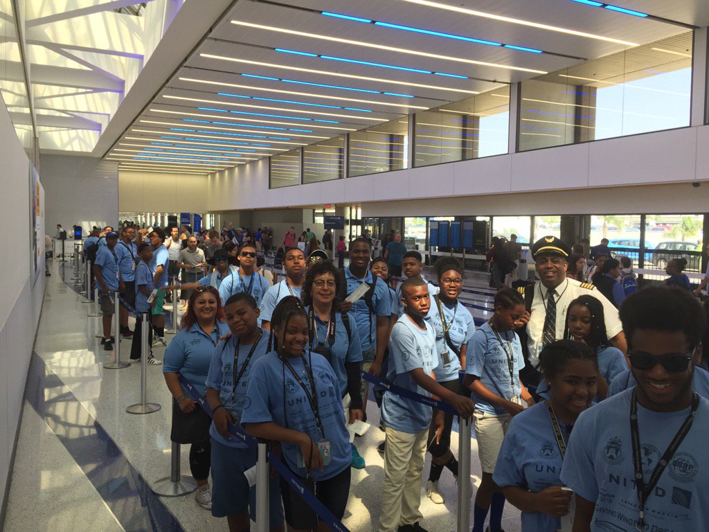 DctUnited's tweet photo. A BIG THANK YOU to Captain Eric Braxton taking the ACE Camp on a tour of United's NEW Terminal's 7 &amp; 8!
Way to Go! https://t.co/dW2CDIUftt