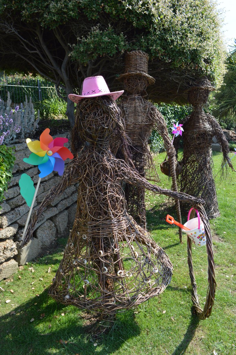 VisitFelixstowe's tweet photo. Its official! Schools Out for Summer &amp; Wicker Family in #Felixstowe Seafront Gardens all set for Gt Days by the Sea. https://t.co/qBhT2QMA6T https://t.co/txl3JkdtWQ