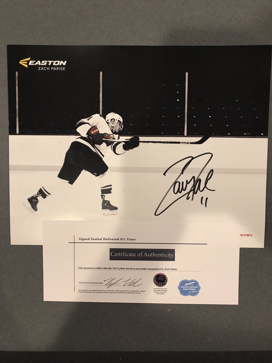 HutAutograph's tweet photo. Zach Parise 8x10 autographed photo! DM us if you're interested! #NHL https://t.co/vRV2AEcsMi