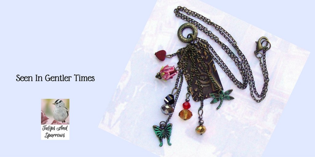 TulipsSparrows's tweet photo. https://t.co/RI9HgDftyK #titanicjewelry #victorianjewelry #victoriannecklace #embossednecklace #charmnecklace #vintagenecklace https://t.co/TZ0P5D8bE6