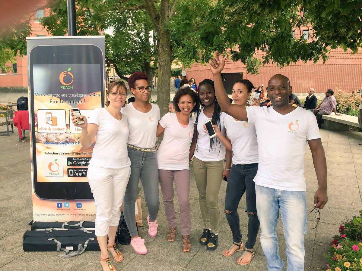 Etiennearaison's tweet photo. La #PEACHteam vous remercie du fond du ❤️pour votre soutien au #JustDance géant d'hier👌🏽#weloveyou 🤗 #PeachàEvry https://t.co/tbeTOd6SoZ