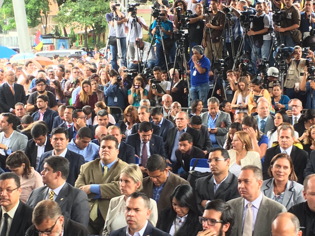 SubComMedios's tweet photo. Juramentación de los Magistrados del TSJ por parte de la @AsambleaVE #SesiónAN #21Jul #EnVivo https://t.co/Xxvo1RKqPU