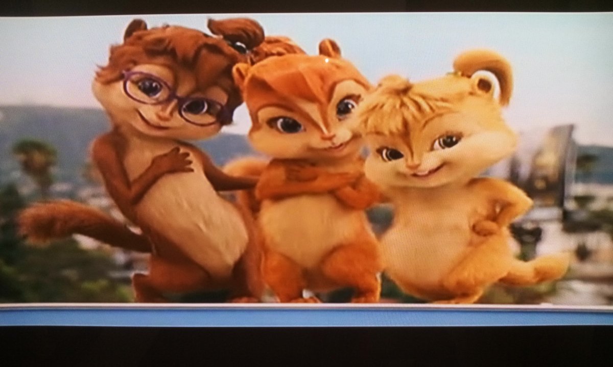 MoipakiMasego's tweet image. Alven and the chipmunks 2. Now on DVD.
