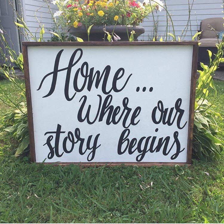 2WhiteChicks_'s tweet photo. Y'ALL my aunt is SO talented, she makes these signs from scratch &amp; freehands everything! Pls help me get her the recognition she deserves! https://t.co/LIy9U0Gnwk