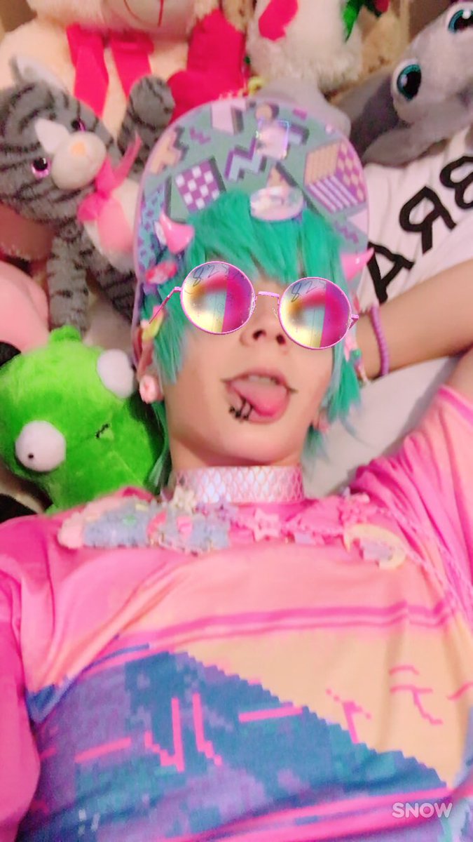 Cazion On Twitter V A P O R S P A C E Vaporwave Fashion Pastel Kawaii Space Alien Demon Uchuukei Derp Strange Lands Shirt By Vaporfashion Https T Co Huji9kxfw4 vaporwave fashion pastel kawaii