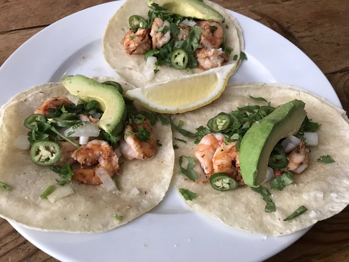Lobobrooklyn's tweet photo. Friday you're in lunch! Perfect #heatwave food -shrimp #tacos frescos! (Even better with A/C and a fresh juice #happyhour #Margarita.) https://t.co/vtKmCx16Qe
