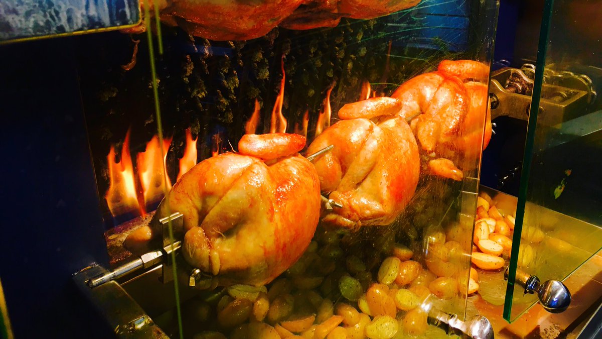 Snootyfoxlondon's tweet photo. Cor! Chicken on the spit! 2 for Β£10 cocktails 6-10pm, DJ Jody from 9pm
#FridayFeelings #Isington #pubgrub #HappyHour https://t.co/RavbJHOzyb