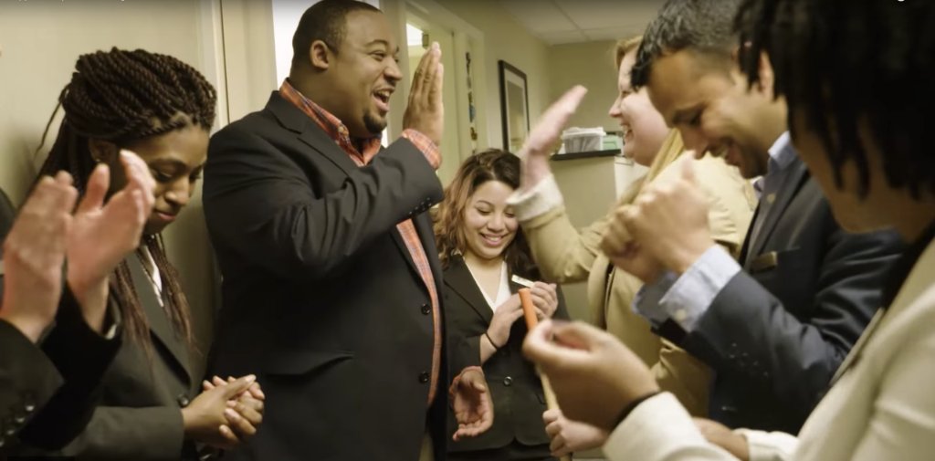 MarriottIntl's tweet photo. We believe happiness is contagious &amp; encourage gestures of kindness to improve health &amp; wellbeing https://t.co/FVFWWLvrxB @DiversityInc https://t.co/jyGhF6lyWb