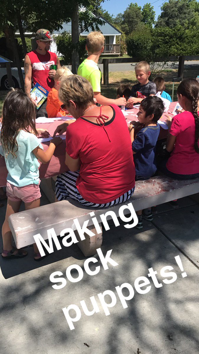 TehamaReads's tweet photo. Our last Gerber in the park was SO much fun! Join us next year for more crafts and book giveaways. https://t.co/ztiTYdMpSt