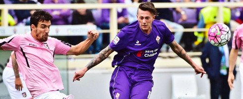footballitalia's tweet photo. Federico Bernardeschi is expected to take his #Juventus medical tomorrow, ahead of a €40m move from #Fiorentina. https://t.co/a95mswfpJs https://t.co/cnv3xOF7ub