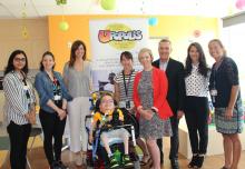 TELUSSante's tweet photo. Les jeunes patients du @HopitalChildren peuvent dorénavant garder le contact avec leurs parents & amis https://t.co/GbmMVrbitP #Upopolis https://t.co/NrVuBKk1nq