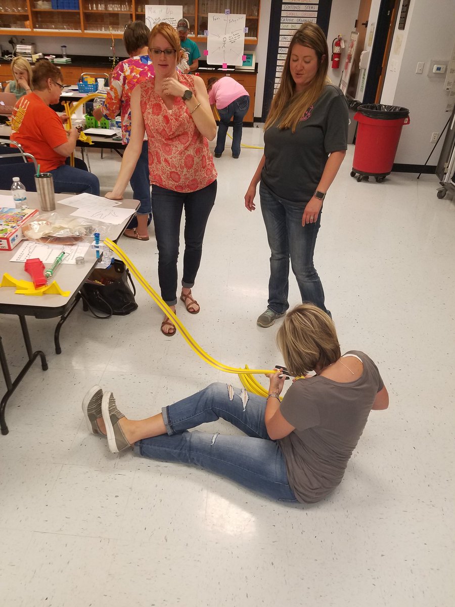 TheMrsRyder's tweet photo. Look at all the #stemalicious fun we are having! @R9Science @cheryldodson215 @HNADickens #iamwfisd #stemalicious #theseguysaregoodsports https://t.co/5h6zHkW9ZU