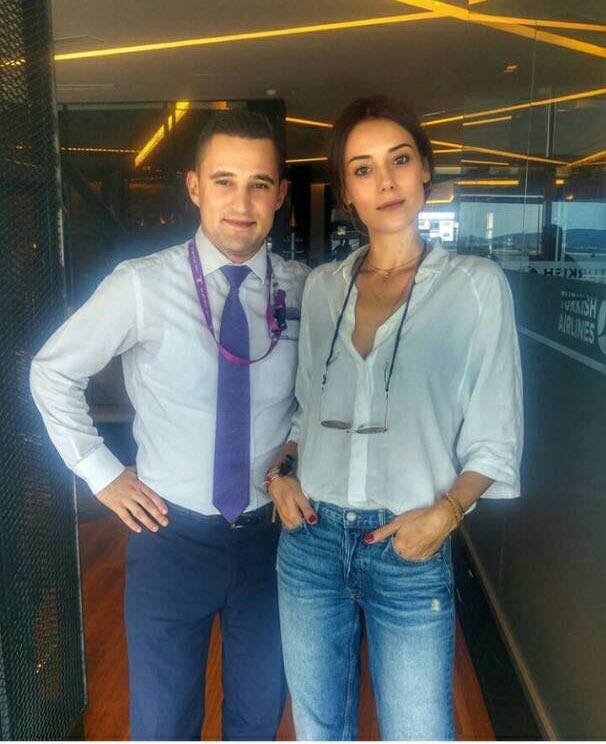 cansu_fanclub's tweet photo. جديد جانسو من المطار 😍 #Anne #Cansudere #Ezel https://t.co/6OGPV5emrQ