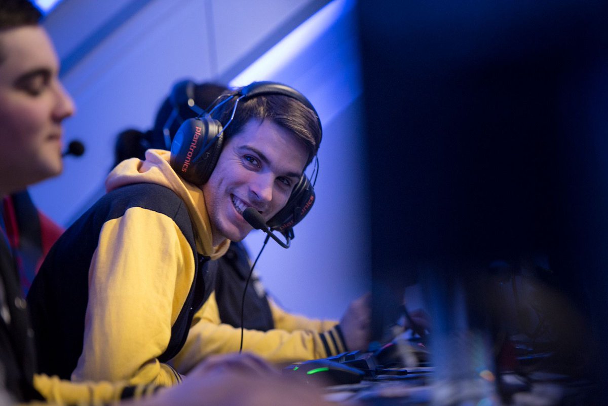 CodigoEsports's tweet photo. Luego de su empate con @teamisurus, @LastKingsLA se jugará el pase a la final de la #CLS hoy https://t.co/x3yHeQxx1X https://t.co/S5kUhqglN8
