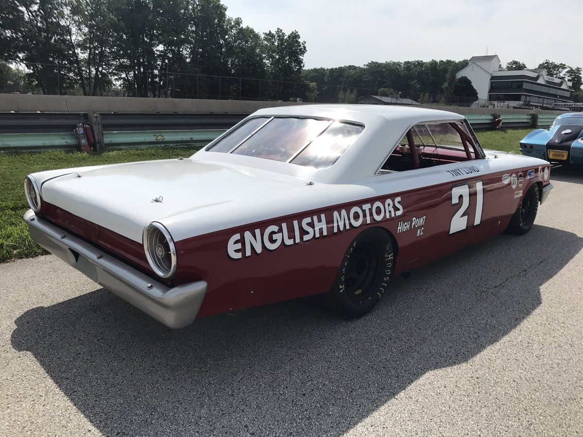 joshbilicki's tweet photo. Some awesome cars at @roadamerica this weekend!  @woodbrothers21 https://t.co/z9DNFSXw43