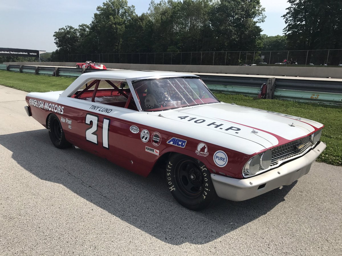 joshbilicki's tweet photo. Some awesome cars at @roadamerica this weekend!  @woodbrothers21 https://t.co/z9DNFSXw43