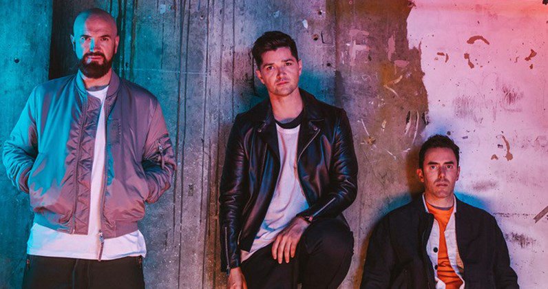 officialcharts's tweet photo. .@TheScript land their 10th Official UK Top 40 hit today - Rain is this week's highest new entry 🎉 https://t.co/ALDYRaWGhg https://t.co/xxutKBAtRI