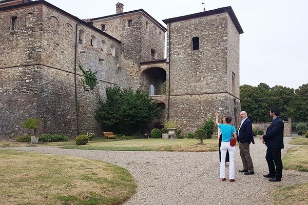 sbonaccini's tweet photo. Turismo boom: @CastelliDucato di Parma &amp; Piacenza +8% biglietti,+16% pernottamenti 
Nostro impegno per promozione https://t.co/RA73zwNLdZ https://t.co/pTUo5NNui6